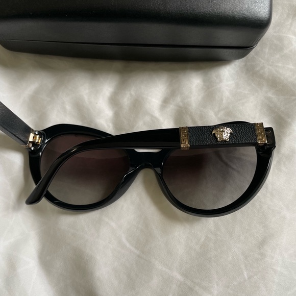 Versace sunglasses black womens - Picture 4 of 5